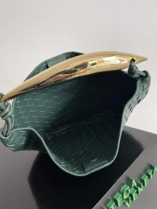 Picture of Bottega Veneta Handbags _SKUfw184065531fw